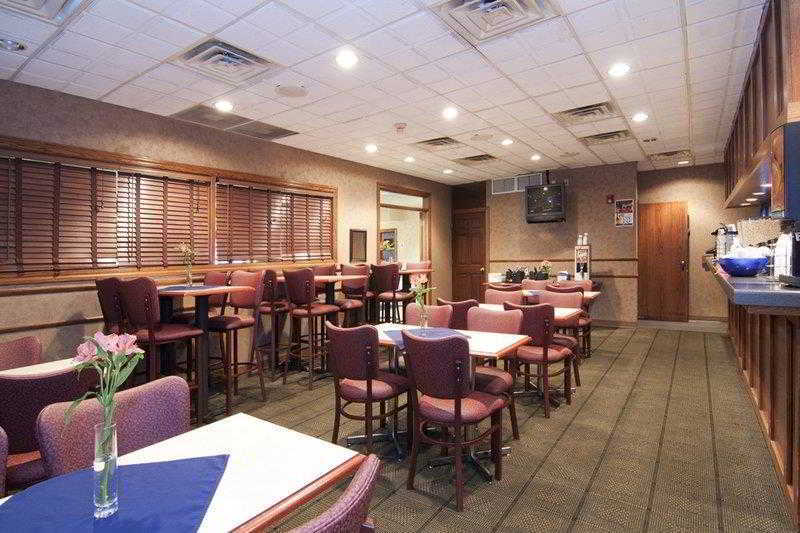 North Mankato Norwood Inn & Suites Mankato מסעדה תמונה