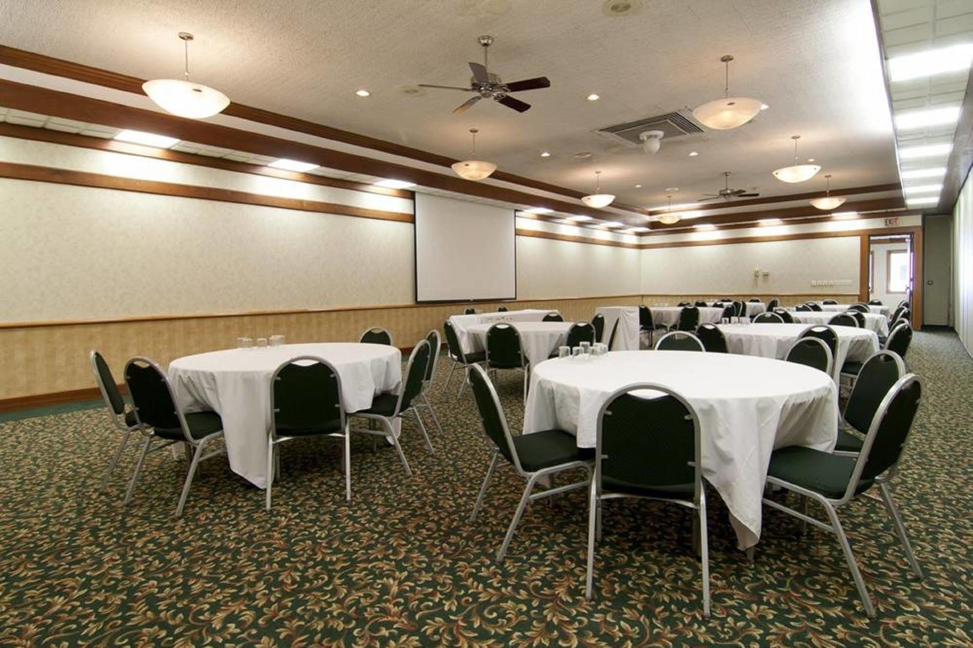 North Mankato Norwood Inn & Suites Mankato מראה חיצוני תמונה