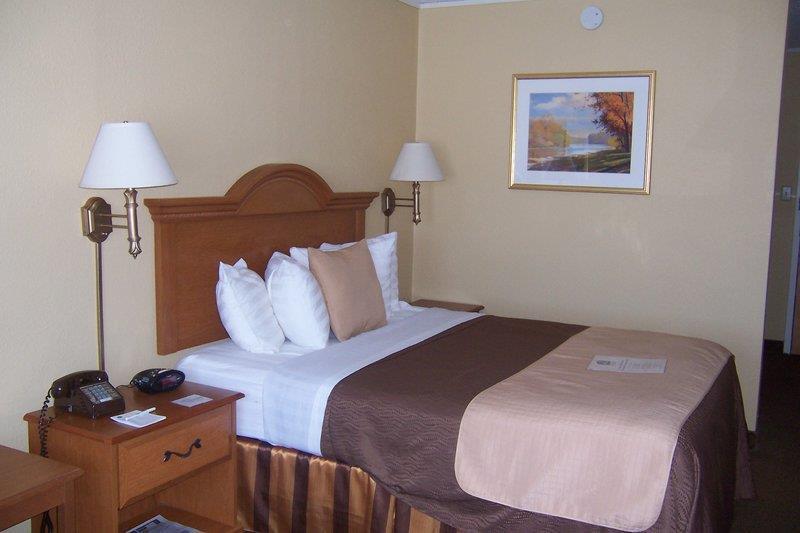 North Mankato Norwood Inn & Suites Mankato חדר תמונה